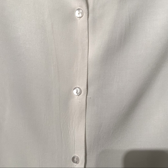 White button up shirt. Never Worn - Picture 6 of 6